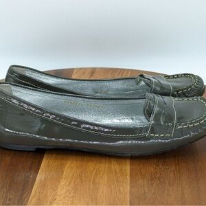 Boden Penny Loafers Shoes 41 9.5 Grey Patent Leather Flat Casual Chic Grannycore